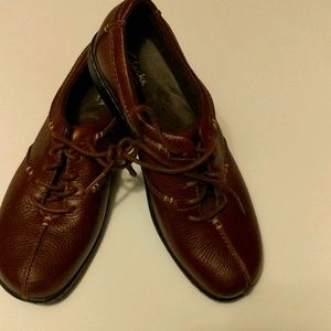 Clarks Bendable Shoes in Brown
